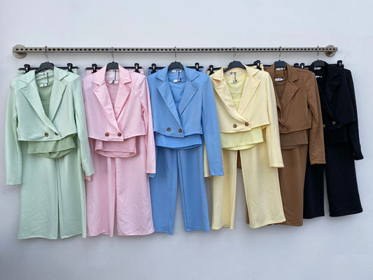 Complete three-piece Julia