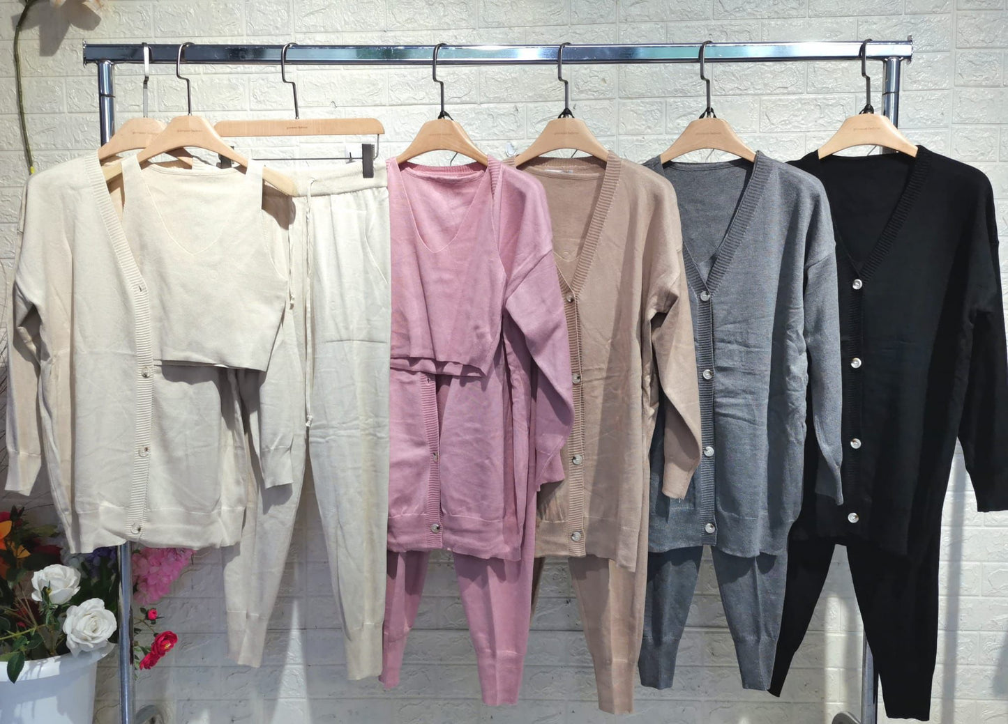 Complete Three-Piece Simona