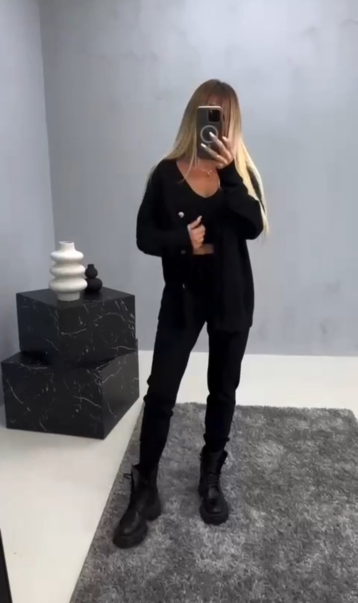 Complete Three-Piece Simona